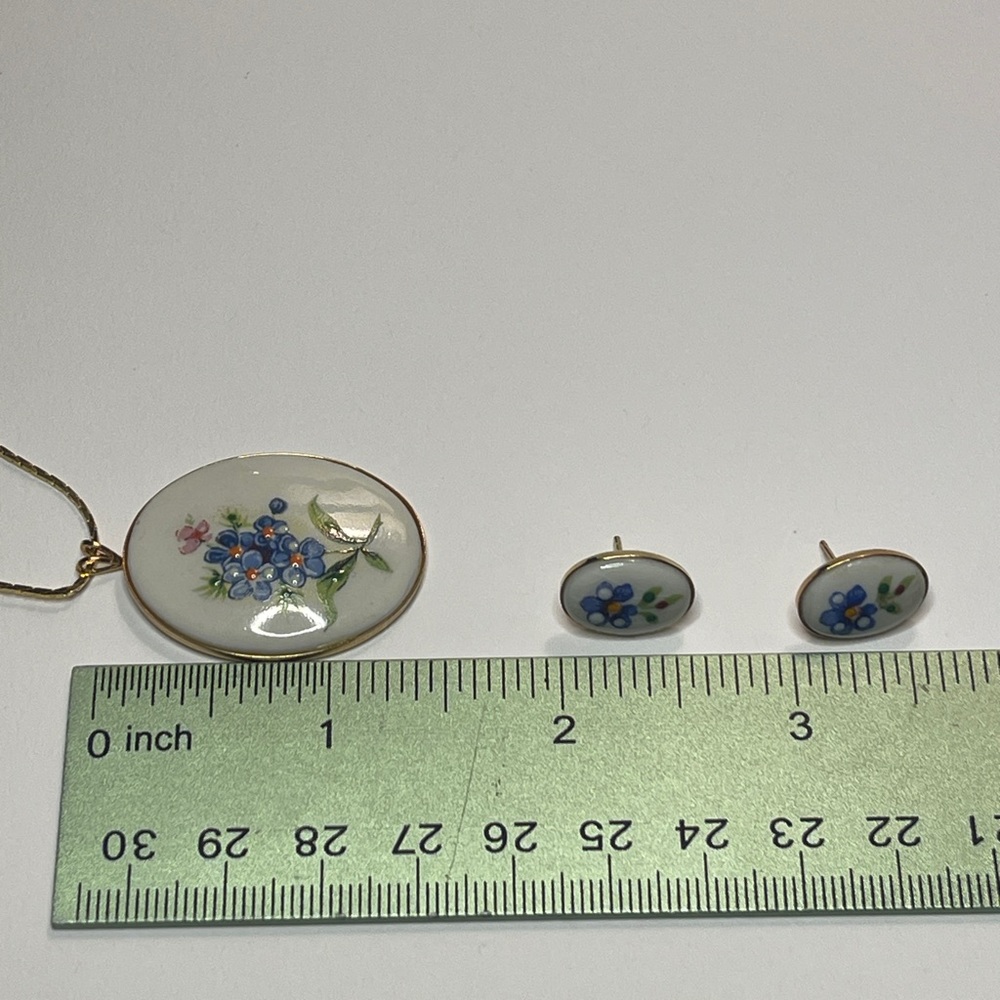 Vintage porcelain forget me not necklace earrings set blue flowers gold chain - Picture 4 of 11